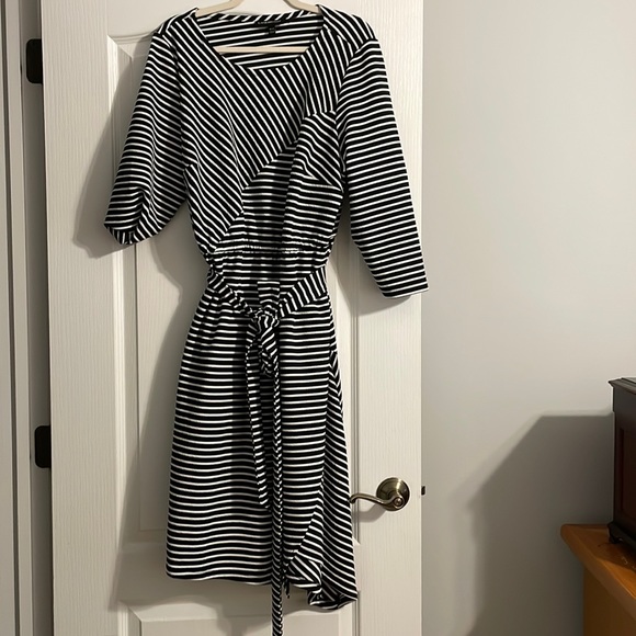 Lane Bryant Dresses & Skirts - Lane Bryant 18/20 black and white stripe dress.